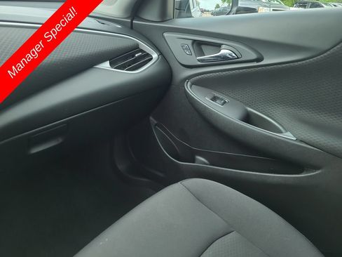 Used 2025 Chevrolet Malibu LS FWD image 17
