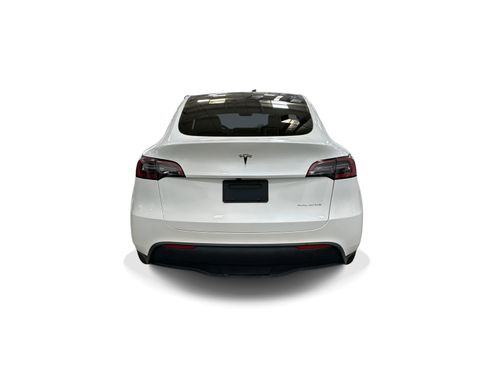 Certified 2023 Tesla Model Y AWD image 5