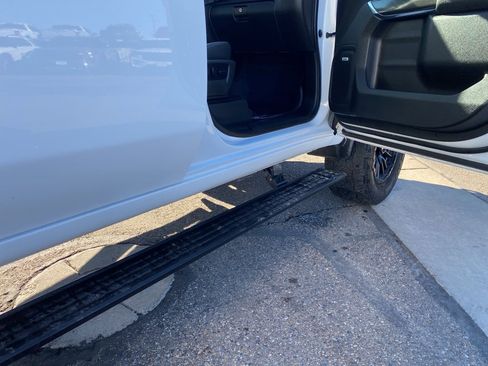 Used 2022 GMC Sierra 2500 AT4 w/ AT4 Preferred Package image 17