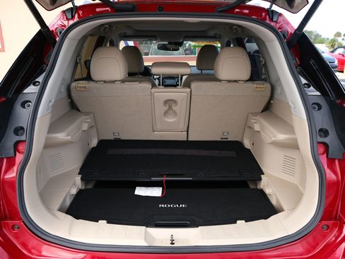 Used 2017 Nissan Rogue SL w/ SL Premium Package image 18