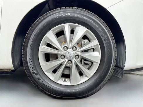 Used 2016 Kia Sedona LX w/ LX Convenience Package image 39