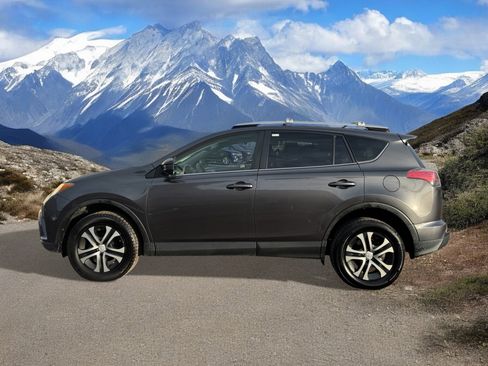 Used 2016 Toyota RAV4 LE image 2