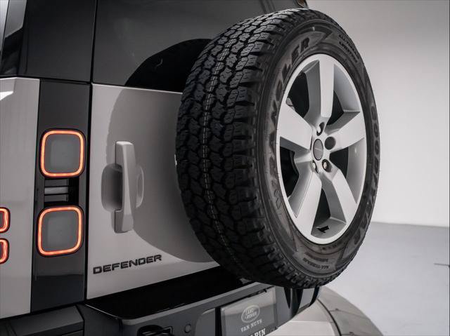 New 2026 Land Rover Defender 130 X-Dynamic SE AWD/4WD image 32