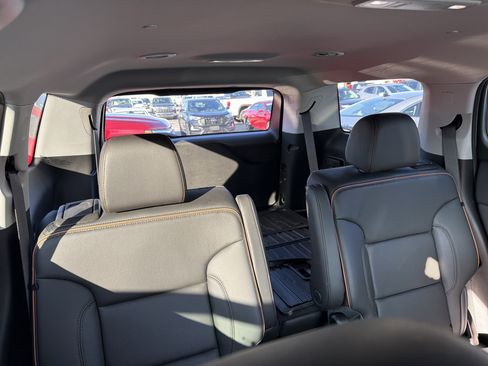 Used 2023 GMC Acadia AT4 w/ Technology Package image 4
