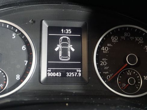 Used 2017 Volkswagen Tiguan Wolfsburg Edition image 16