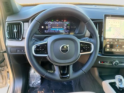New 2026 Volvo XC90 T8 Plus w/ Protection Package Premier AWD/4WD image 11