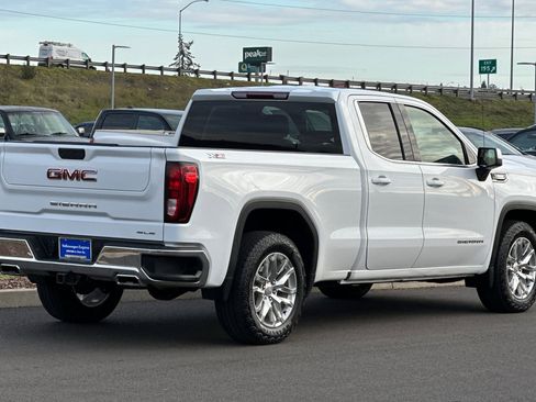 Used 2022 GMC Sierra 1500 SLE w/ X31 Off-Road Package image 3