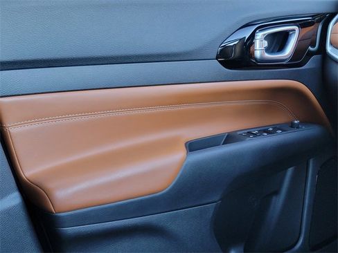 Certified 2024 Jeep Compass Limited image 37