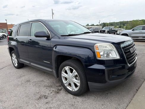 Used 2017 GMC Terrain SLE AWD/4WD image 2