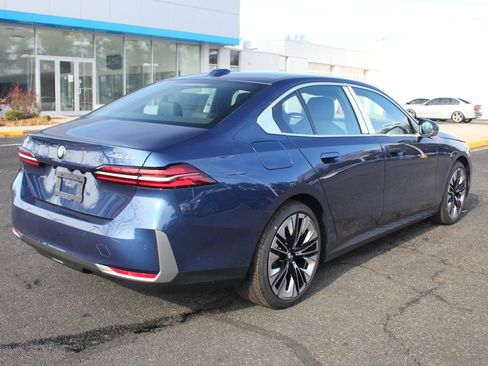 New 2026 BMW 530i xDrive w/ Convenience Package AWD/4WD image 10