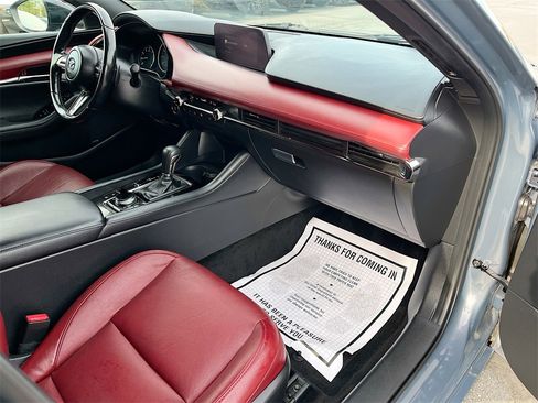 Used 2022 MAZDA MAZDA3 s image 30