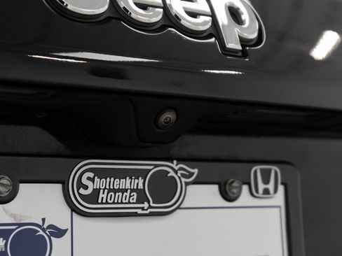 Used 2023 Jeep Compass Sport image 11