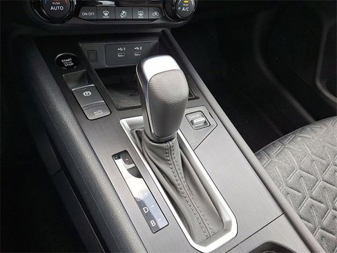 Used 2026 Nissan Kicks SV w/ SV Premium Package image 15