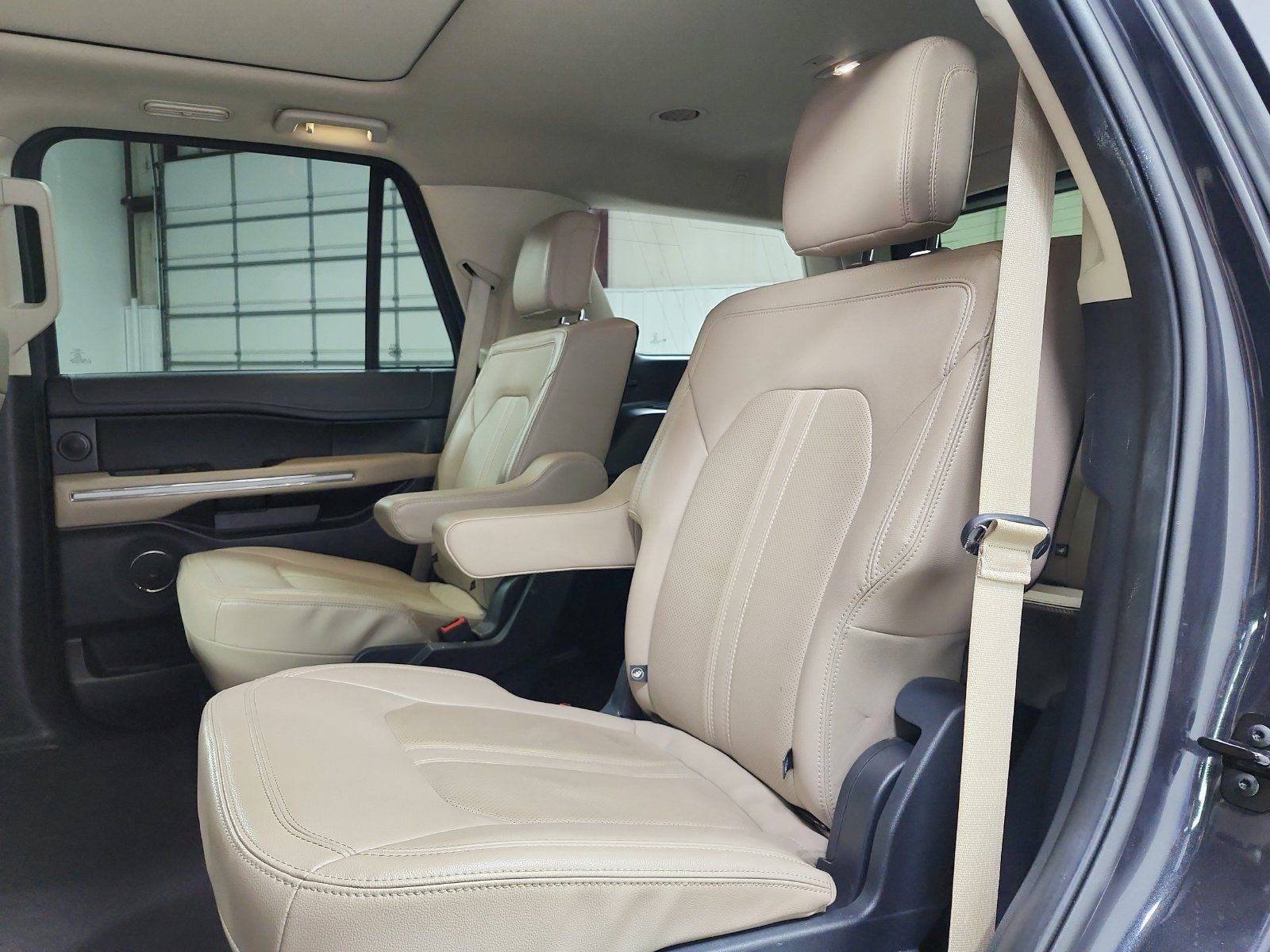 Used 2024 Ford Expedition Limited RWD image 12
