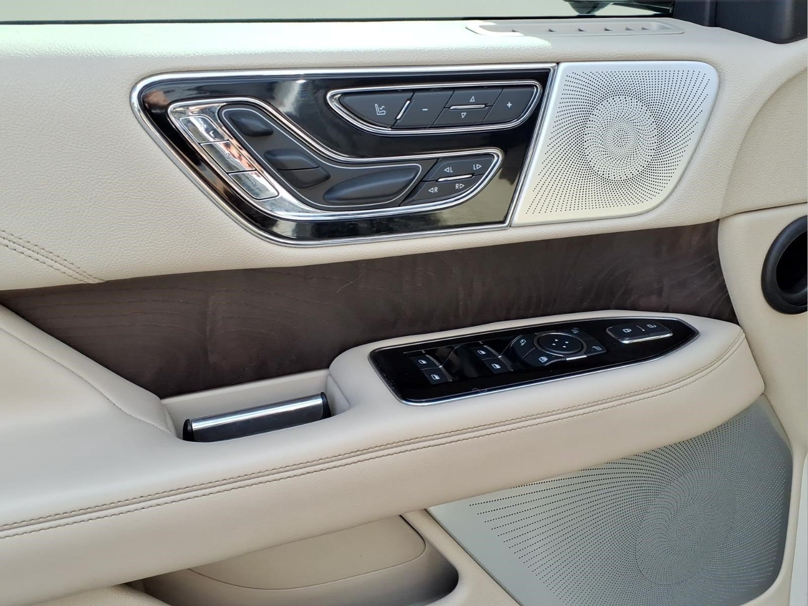 Certified 2021 Lincoln Navigator Reserve AWD/4WD image 5