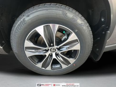 New 2026 Toyota Highlander XLE image 19