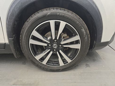 Used 2020 Nissan Kicks SR FWD image 10