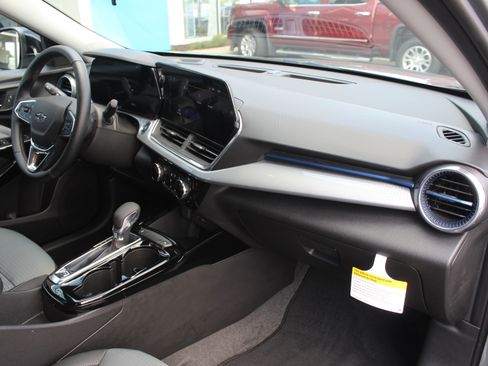 New 2026 Chevrolet Trax LT w/ Driver Confidence Package FWD image 14