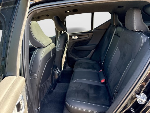 Certified 2023 Volvo XC40 B5 Plus w/ Climate Package AWD/4WD image 29