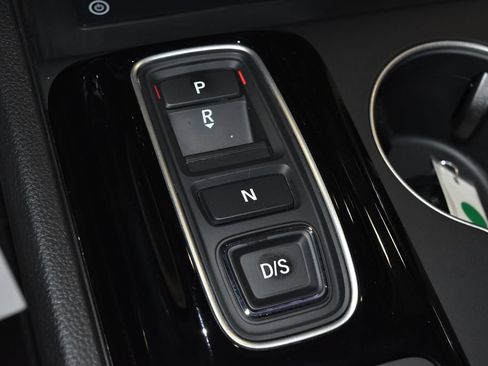 Used 2025 Honda Pilot Elite image 17