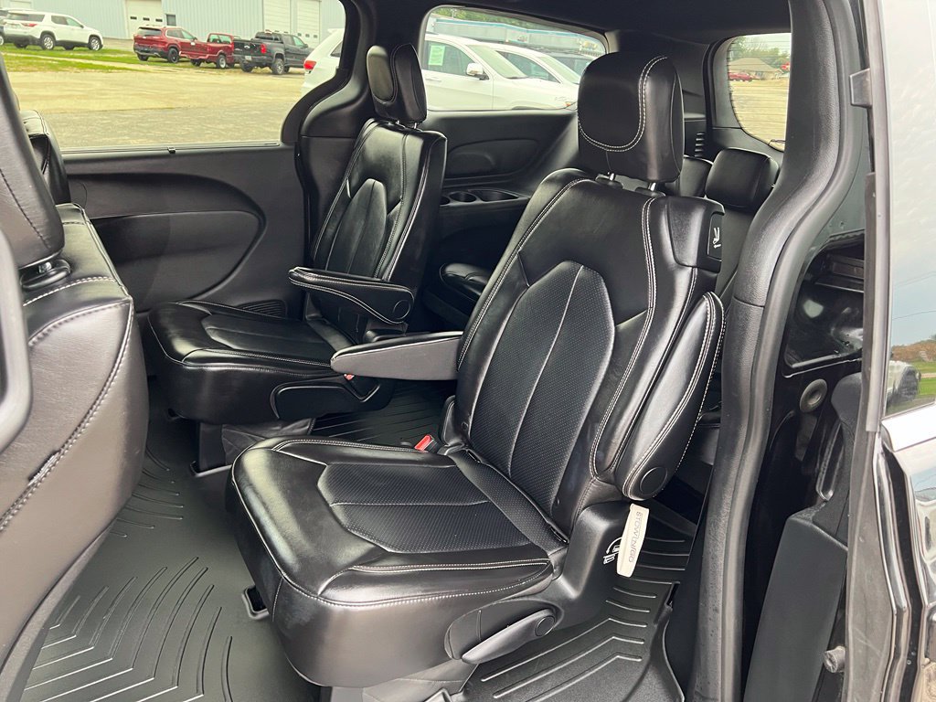 Used 2025 Chrysler Pacifica Select FWD image 21