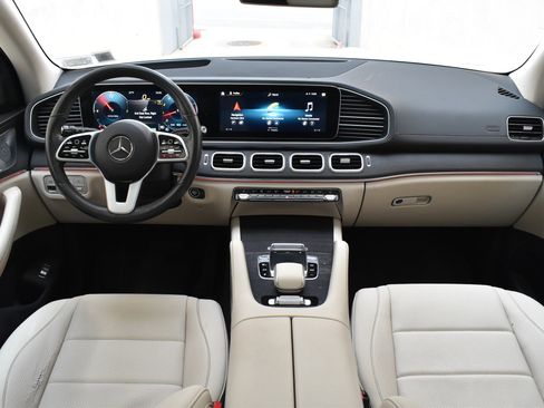 Used 2020 Mercedes-Benz GLS 450 4MATIC image 30