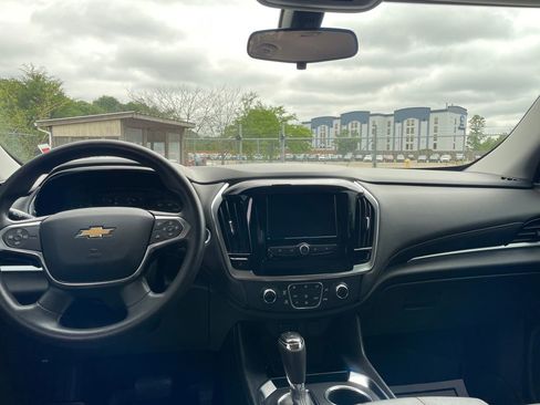 Used 2020 Chevrolet Traverse LS FWD image 20