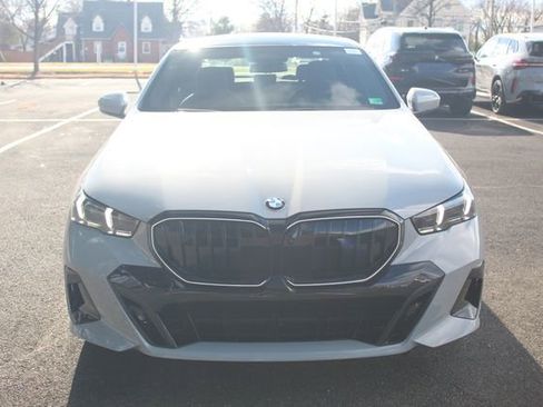 New 2026 BMW 530i xDrive w/ Executive Package image 3