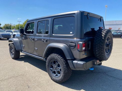 Used 2023 Jeep Wrangler Unlimited w/ Cold Weather Group AWD/4WD image 7