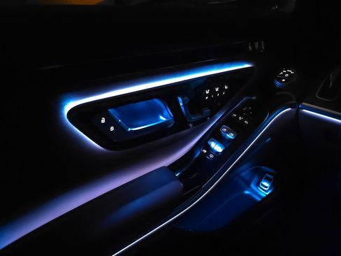 Used 2023 Mercedes-Benz S 500 4MATIC w/ AMG Line image 33