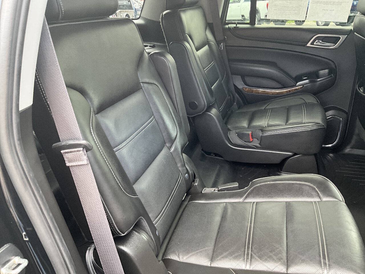 Used 2015 GMC Yukon Denali w/ Premium Package AWD/4WD image 27
