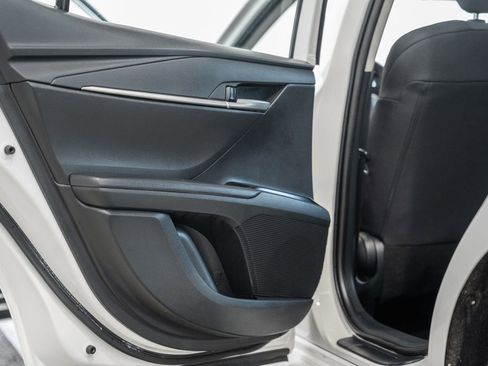 Used 2025 Toyota Camry LE image 32