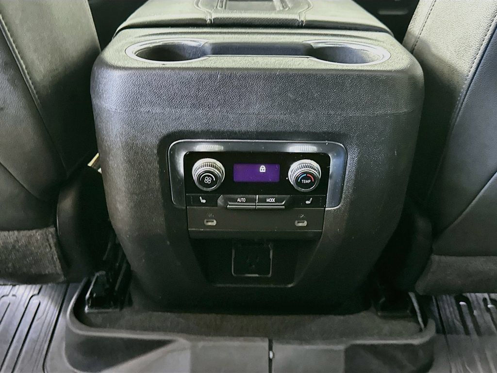 Used 2021 GMC Yukon AT4 AWD/4WD image 22