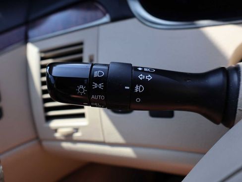 Used 2011 Toyota Avalon Limited image 32