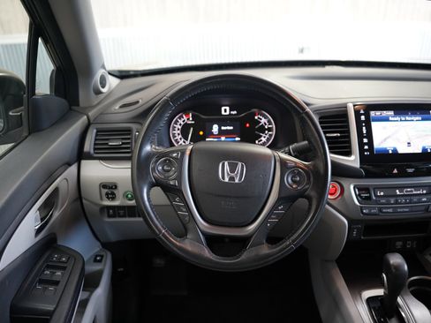 Used 2017 Honda Ridgeline RTL-T image 11