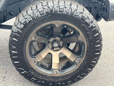 Used 2019 Jeep Wrangler Unlimited Rubicon AWD/4WD image 9