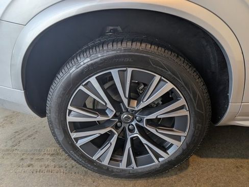 Used 2022 Volvo XC90 T5 Momentum image 9
