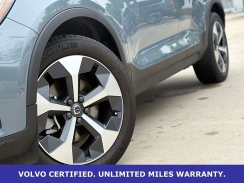 Certified 2023 Volvo XC40 B5 Plus AWD/4WD image 11