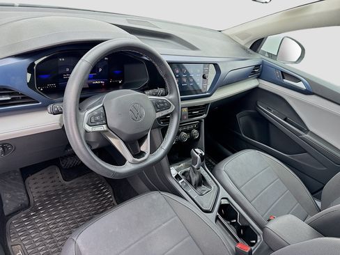 Used 2024 Volkswagen Taos SE FWD image 7