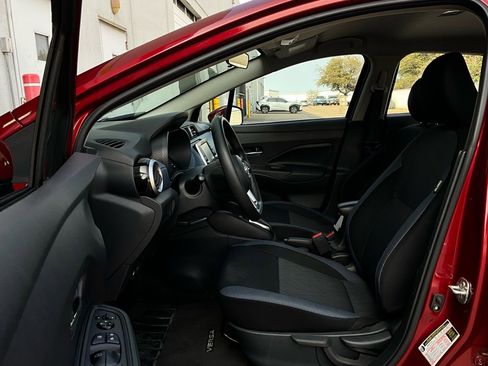 Used 2025 Nissan Versa SV w/ Trunk Package image 10