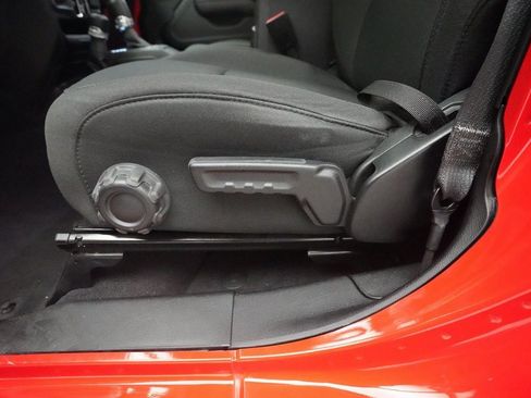 Used 2021 Jeep Gladiator Willys image 27