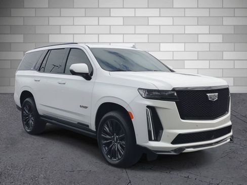 Certified 2024 Cadillac Escalade V w/ LPO, ONYX Package image 7