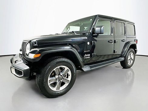 Used 2022 Jeep Wrangler Unlimited Sahara image 3