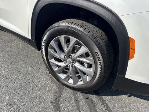 New 2025 Buick Enclave Preferred image 8