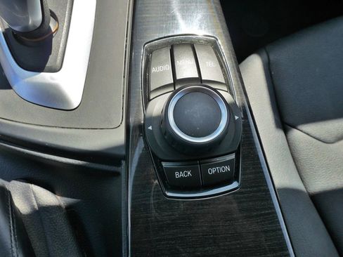 Used 2017 BMW 320i Sedan RWD image 29