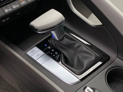 Certified 2025 Hyundai Elantra SEL image 20