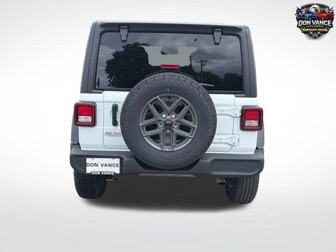 Used 2025 Jeep Wrangler Unlimited Sport AWD/4WD image 4