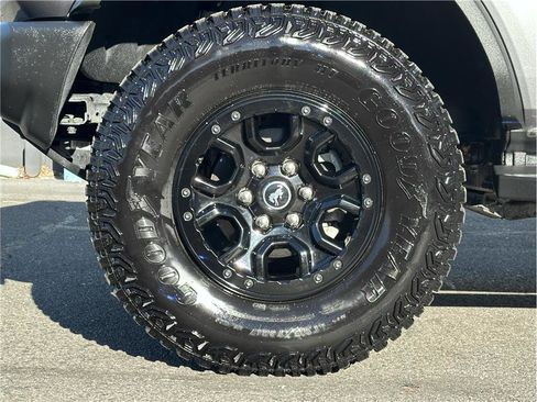 Used 2021 Ford Bronco Wildtrak image 30