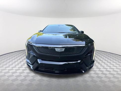 Used 2026 Cadillac Optiq Sport 2 RWD image 2