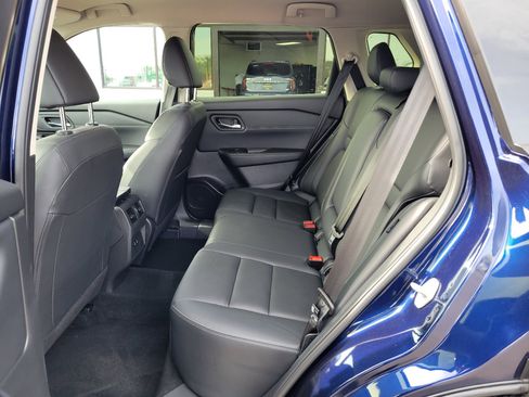 Certified 2025 Nissan Rogue SL AWD/4WD image 12